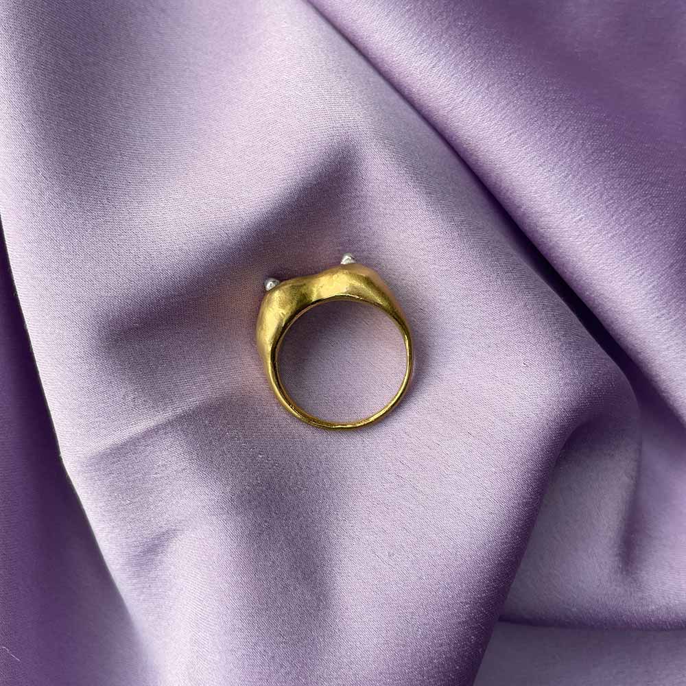 Boobs Ring