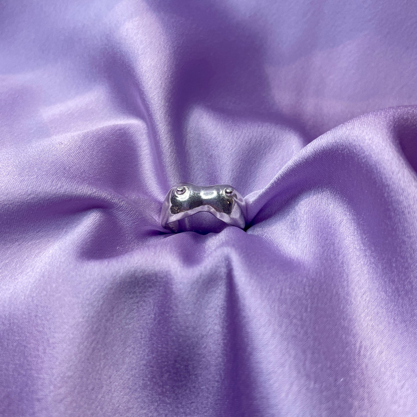 Boobs Ring