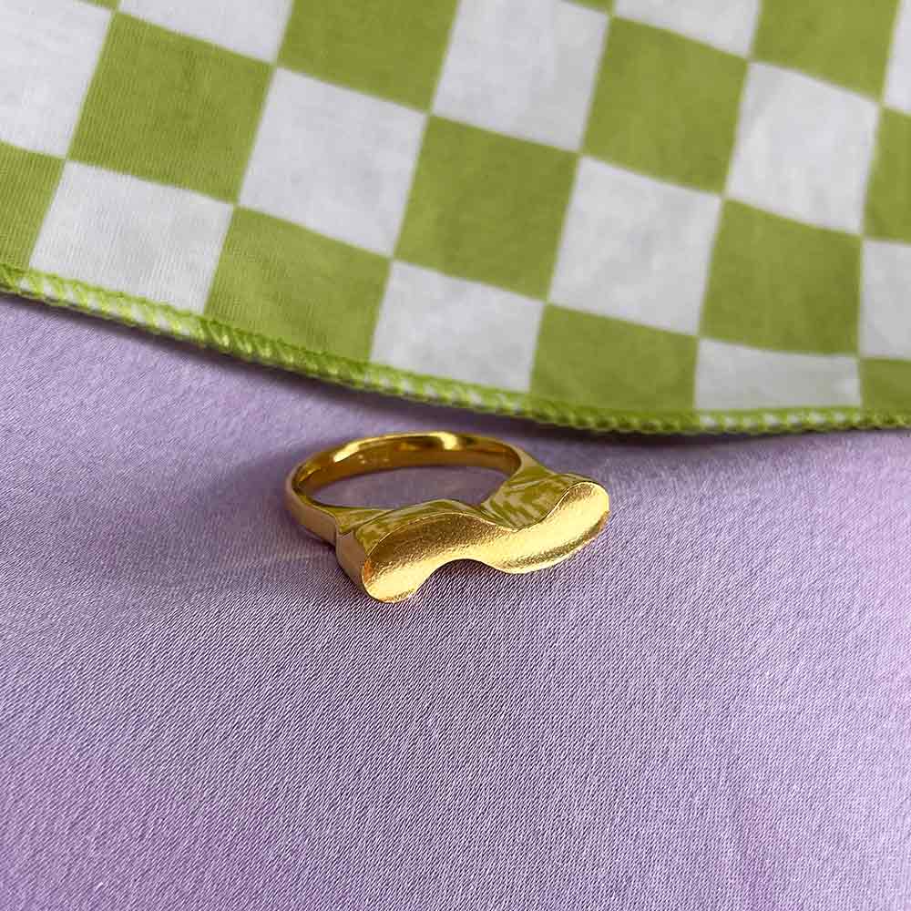 Smooth Squiggle Ring