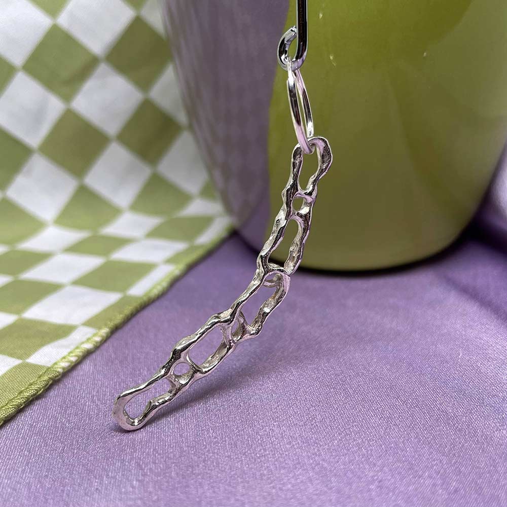 Wobbly Chain Earring