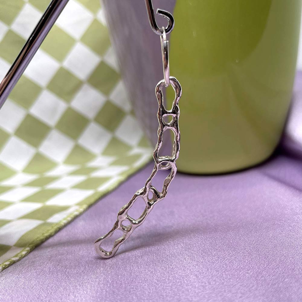 Wobbly Chain Earring