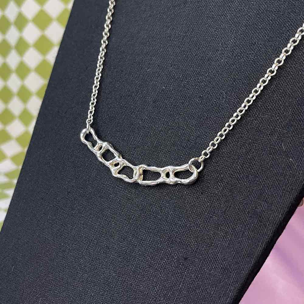 Wobbly Chain Necklace